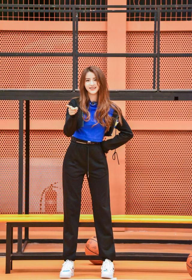 金子涵发福照片大曝光短裤拉链都被崩开粉丝拍照的人太猥琐