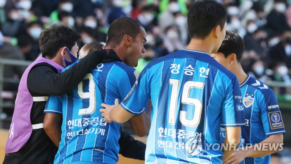 撼蔚山易撼全北难全北主场逆转蔚山史无前例联赛杯赛双丰收