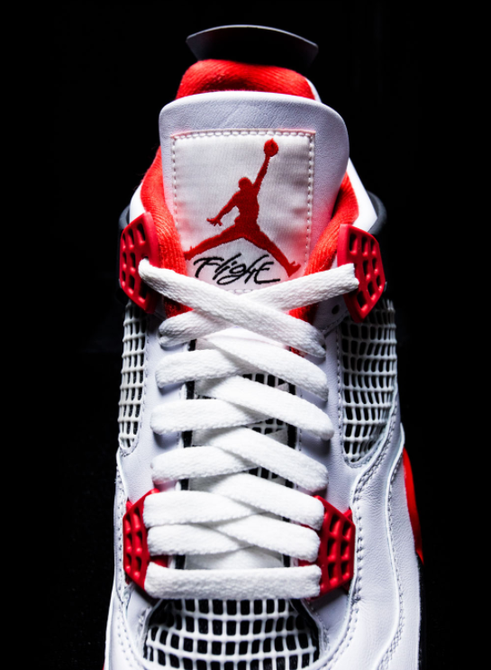 时隔31年再度完美复刻aj4红白或许月底就将迎来发售
