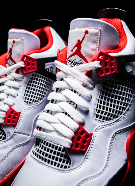 时隔31年再度完美复刻aj4红白或许月底就将迎来发售