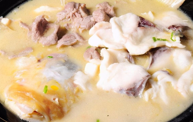 传统名菜鱼羊鲜,冬季进补必备,汤鲜肉嫩,味道妙不可言