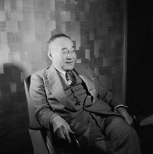 时任日本首相吉田茂同年4月1日,一群暴徒闯入原《日巴新闻》主编