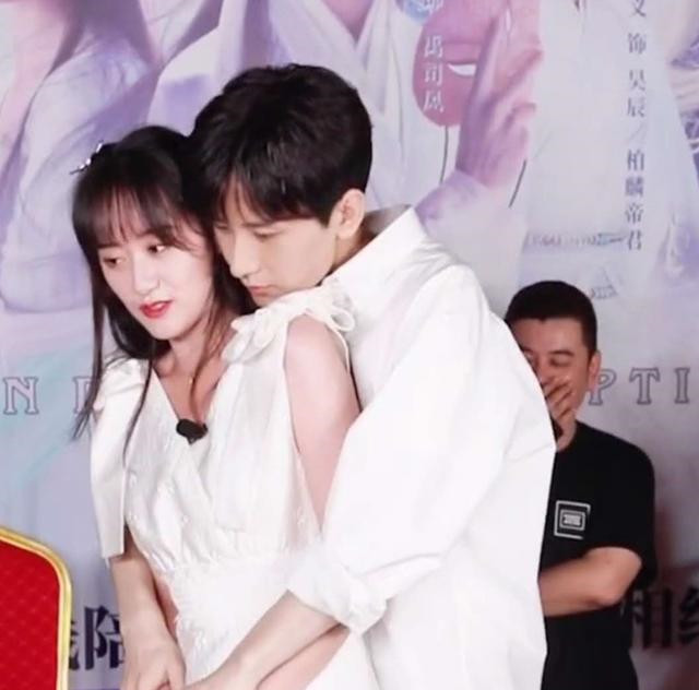 成毅袁冰妍二搭可能没戏了_腾讯新闻