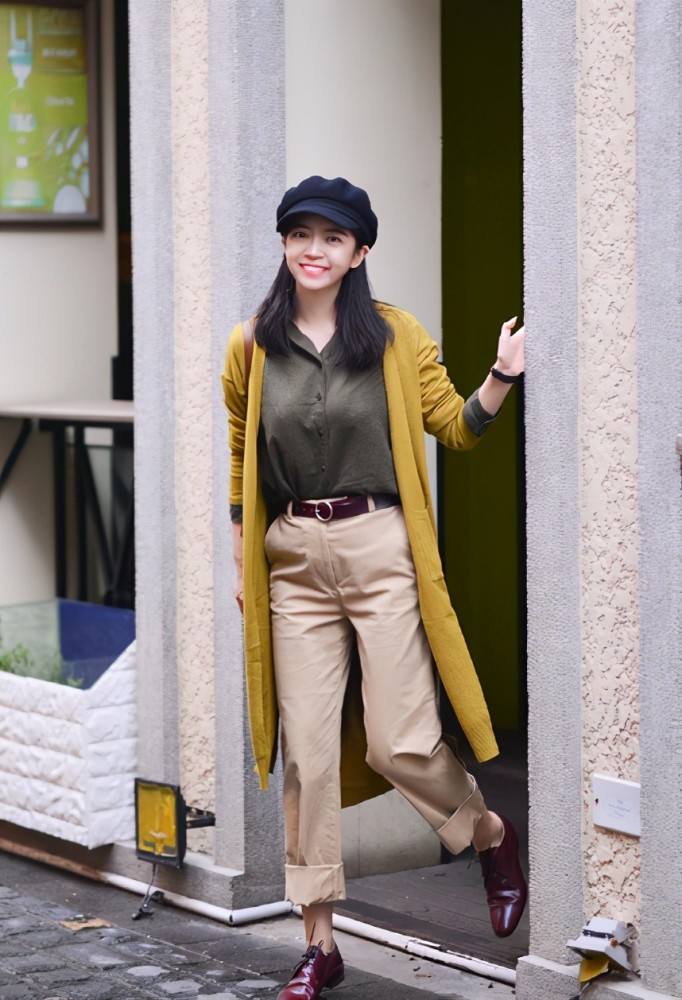 秋冬穿衣别太素!学会色彩提亮法,细节之处便能提升衣着品味