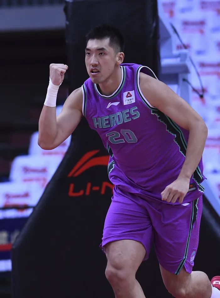 山东男篮大比分领先北控,半场三人得分上双,贾诚陶汉林内线发威