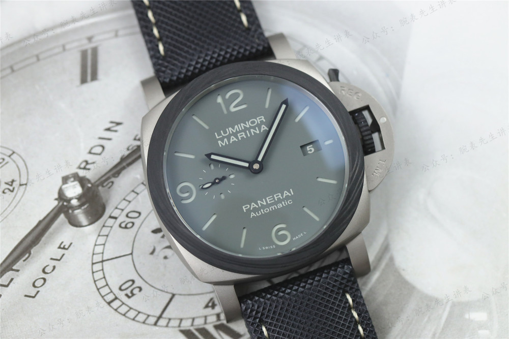 当钛金属与碳纤维相结合成就了沛纳海pam1662烟灰色腕表