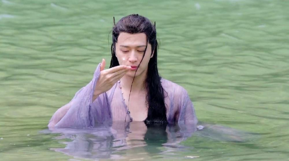 《琉璃》里的鲛人亭奴:你当我是条鱼,我却一直倾慕着你