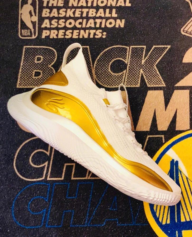 这样的谍照还是不错的underarmourcurry8曝光