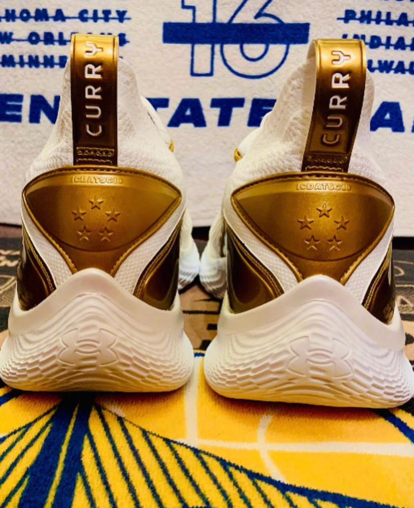 这样的谍照还是不错的underarmourcurry8曝光