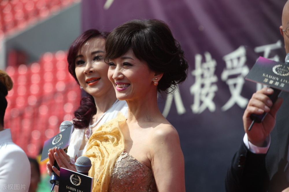 冻龄原来都是骗人的没了美颜的赵雅芝刘嘉玲逃不过岁月