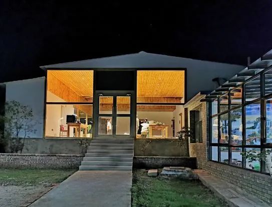 青海湖边最好的民宿 这家简约风格酒店 刷新我对青海湖的认识