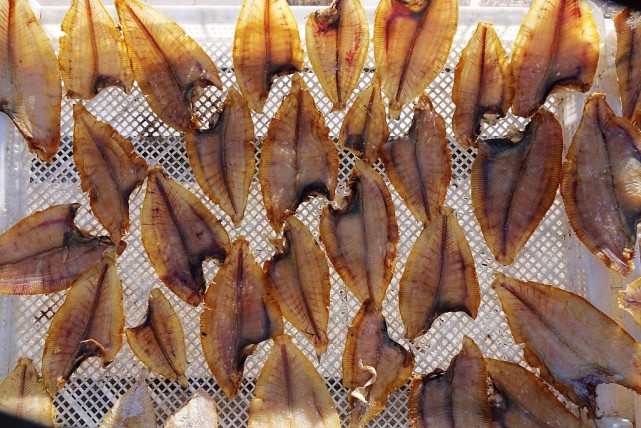 青岛初冬顾家岛渔港鱼干飘香