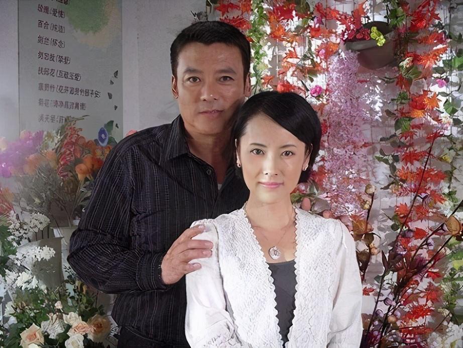 杨明娜疑似出柜女同老公发文控诉杨明娜争夺孩子二人走上法庭