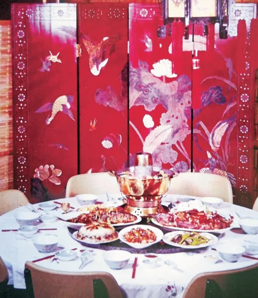 同样对菜品赞不绝口,并亲自为这家「福禄寿」餐厅写了几篇报道