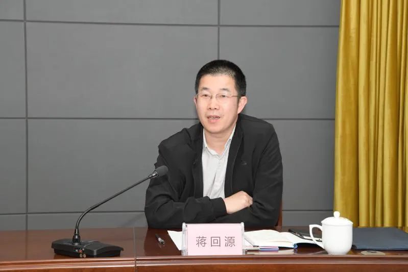 德化县人民政府张秋英副县长在会议