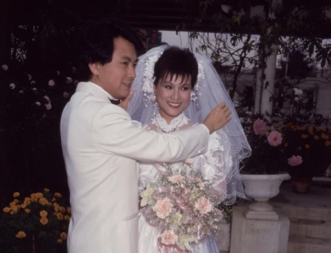 港剧花旦梁淑庄今日出殡亲友悲痛送别将与丈夫刘志荣合葬