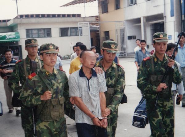 潜逃19年,他终于被抓住了!