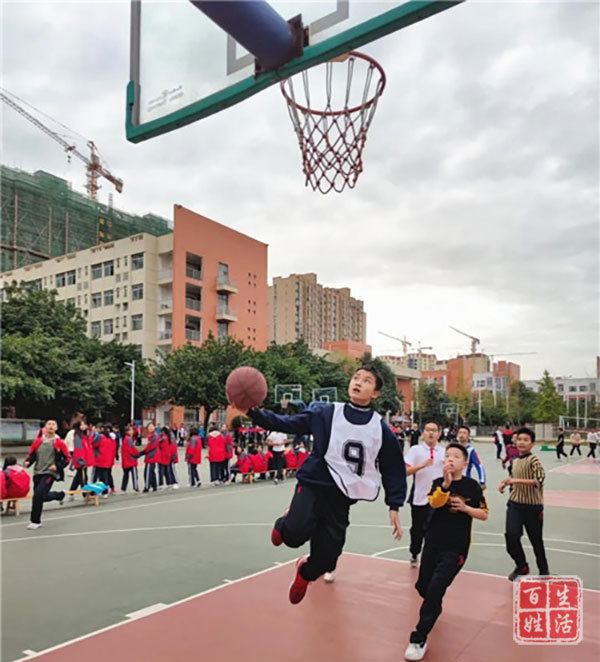 篮球场上的青春成都市川化中学初一年级篮球赛落下帷幕