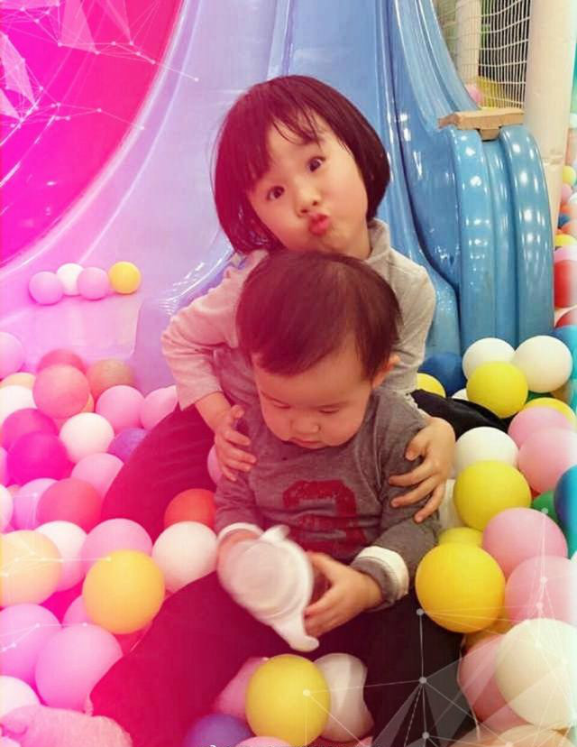 陆毅三胎儿子曝光长得太像陆毅贵族气息浓亲口承认是陆毅儿子