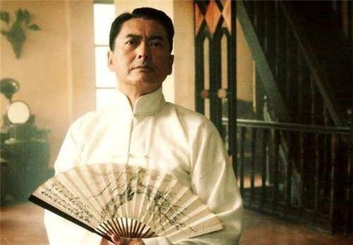 因为陈世昌的谷阳西杜月笙进入到了青帮在上海的龙头,黄金荣公馆,并