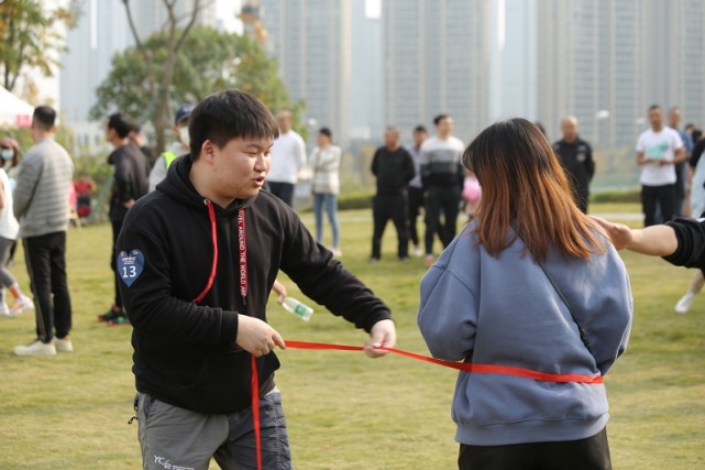 光棍节临近成都高新区政府红娘为两百名单身青年牵线搭桥