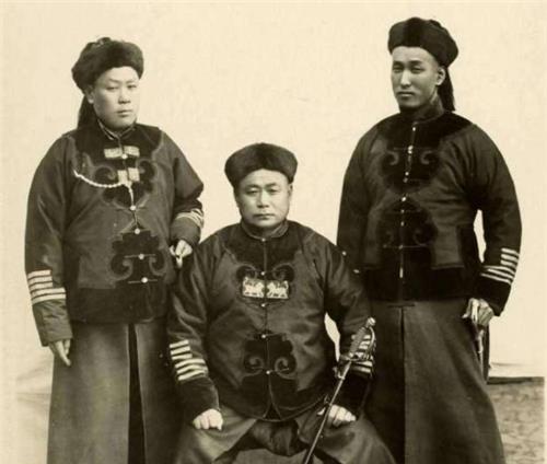 留学生在日本发现中国军人墓 百年无人祭拜 墓碑上2字刺痛人心 清朝 日本 历史 朝鲜半岛 明治天皇