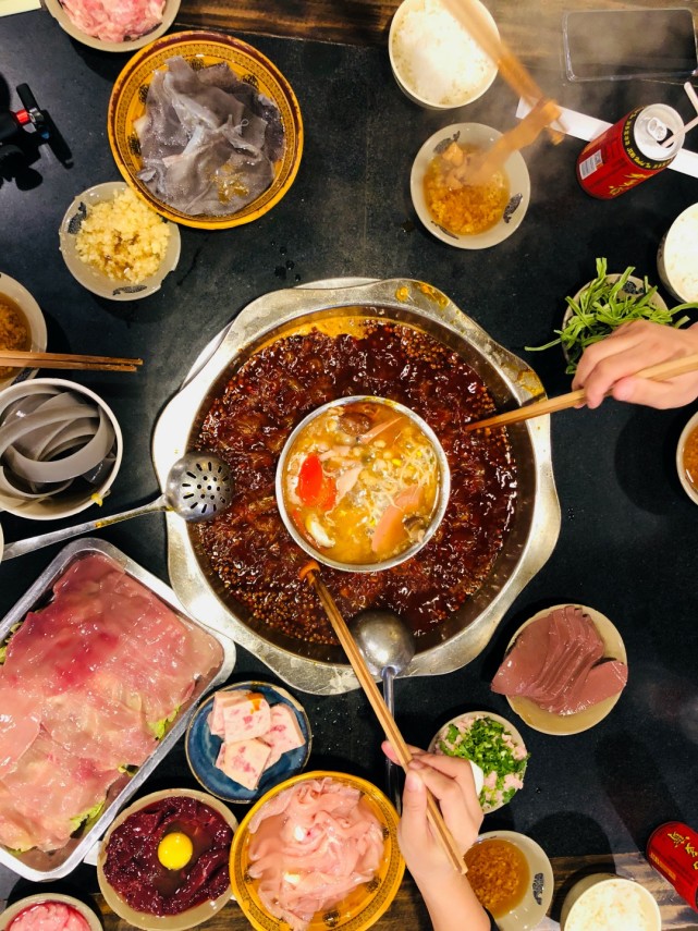 来重庆吃火锅,一定不能辜负这些老火锅的味道_腾讯新闻