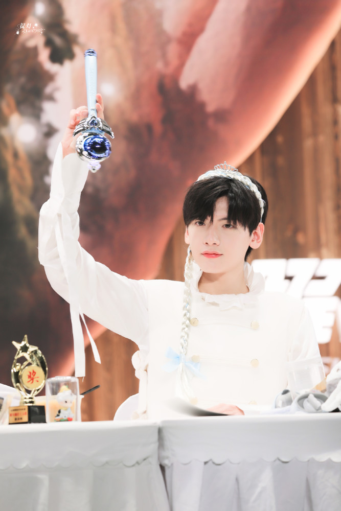 r1se‖曜为名签售会,白马王子们来与十二相会