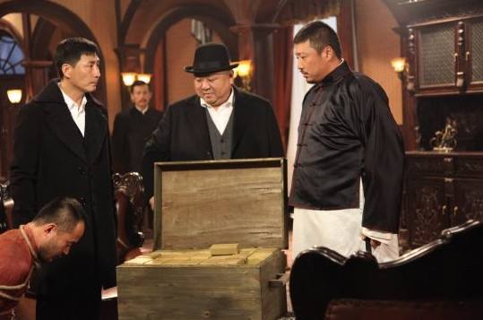 他出演的角色就是光复社社长陈恭鹏,那是潜伏在内地的军统老牌大特务