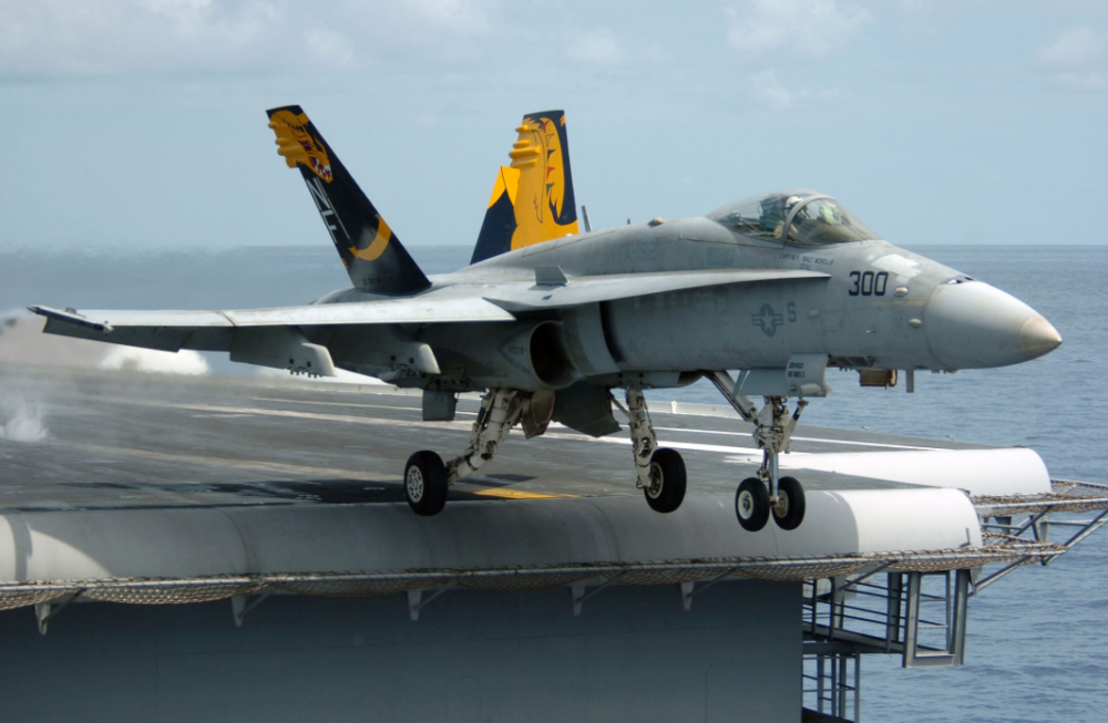 美国同意向印出售主力战斗机,杜文龙:卖的是"毒药"!