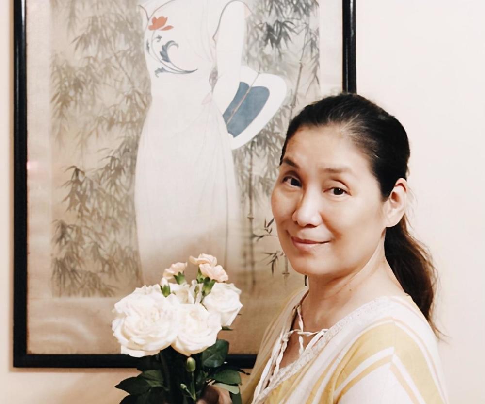 杨盼盼近照遭火吻后模样变化大错爱有妇之夫与女儿相依为命