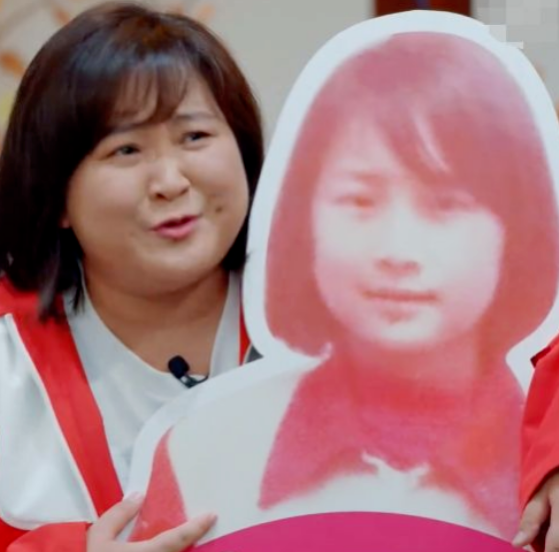 王牌家族秀"童年照",关晓彤从小美到大,贾玲肉嘟嘟,被他萌化了