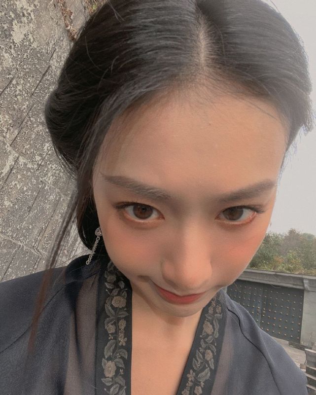 雪中悍刀行鱼幼薇脱下古装换上超短裙后这是日漫女主