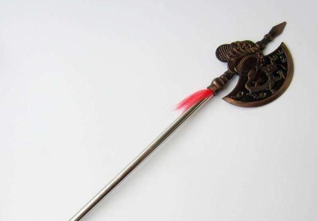 劫了皇纲还打败了瓦岗寨的首领翟让程咬金的三板斧有多厉害