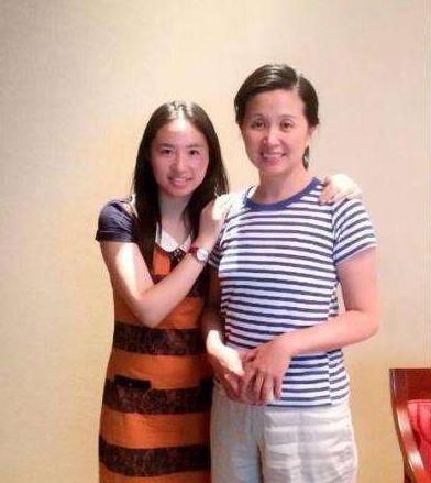 陪伴非诚勿扰6年离开时让孟非落泪的黄菡老师今怎样了