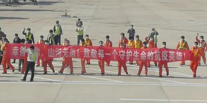 表白礼物排行榜_情人节表白成功率百分百的数码礼物推荐(图)