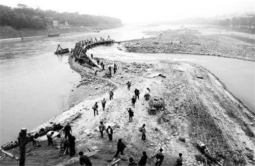 1954年长江断流事件江水突然不见2小时这是什么原因