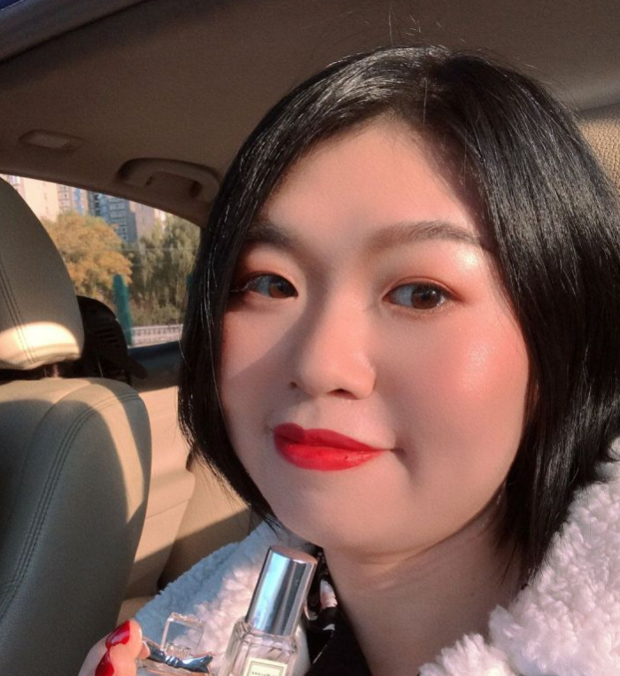 凡尔赛蒙淇淇感觉她要火大家骂的越凶她越开心被窝里数钱那