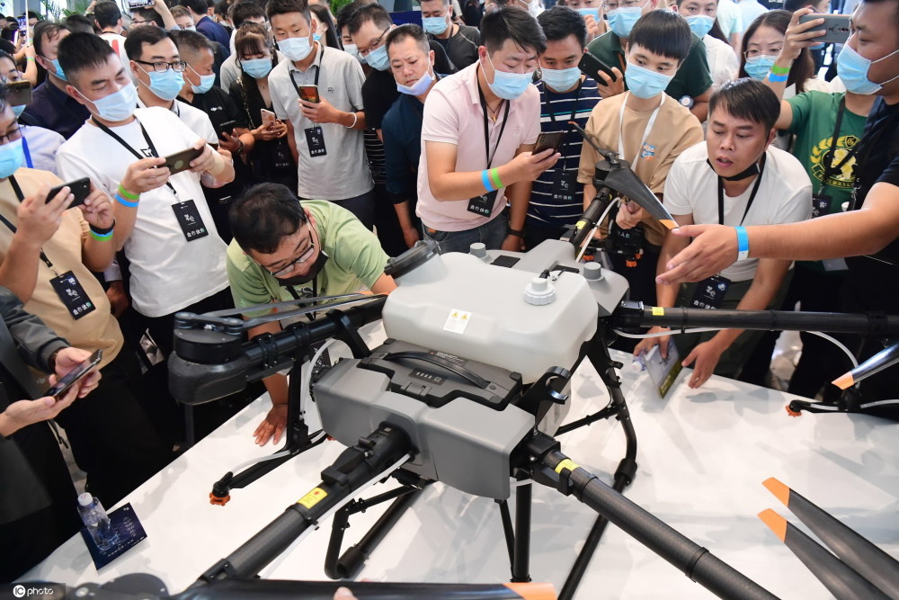 DJI大疆农业发布两款植保无人机T30和T10