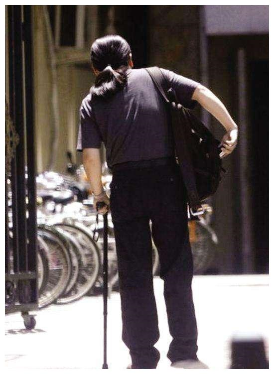 57岁刘欢近照曝光,身患"不死癌症"的他如今身心憔悴让人心疼,网友难过