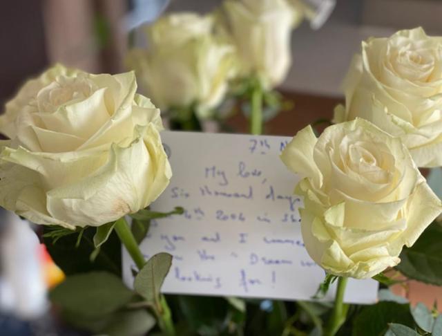 杨紫琼罕秀亲密照 恋法拉利总裁6000天 年近六旬为何无子 杨紫琼 法拉利 让 托德