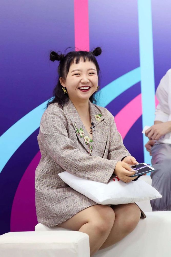 顶着狗啃刘海的辣目洋子凭什么能被尔冬升称影后