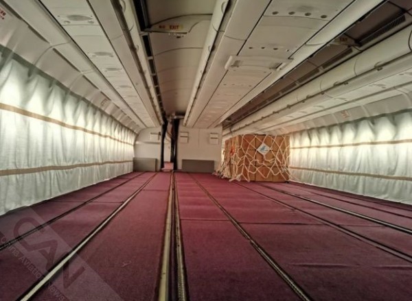 客机改货机主要是把飞机的客舱改成货舱,所以要把运输货物时用不档哪