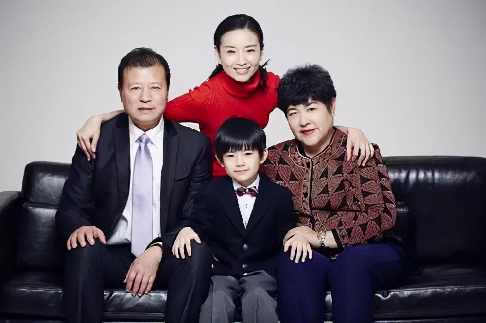 单亲妈妈这些年,董洁过得好吗_腾讯新闻