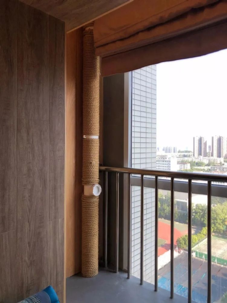 阳台管道太碍眼这样来装饰美化
