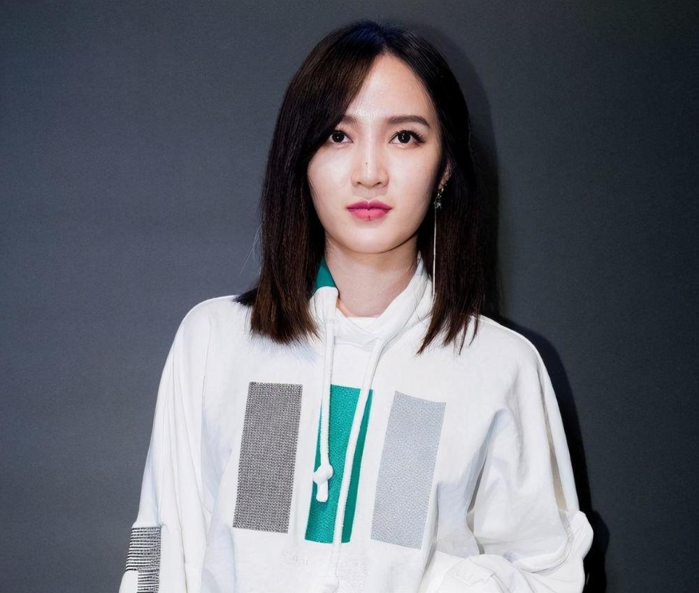 孟佳双十一晚会群访,回应脱发传闻,当时郁可唯说的话会否介意