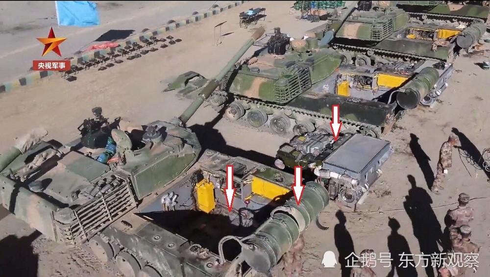 壮观大批15式轻型坦克换季保养动力包整体吊装画面首次曝光