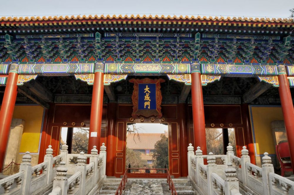 明朝是历史上唯一一个没有推翻前朝的朝代,这个说法对不对?