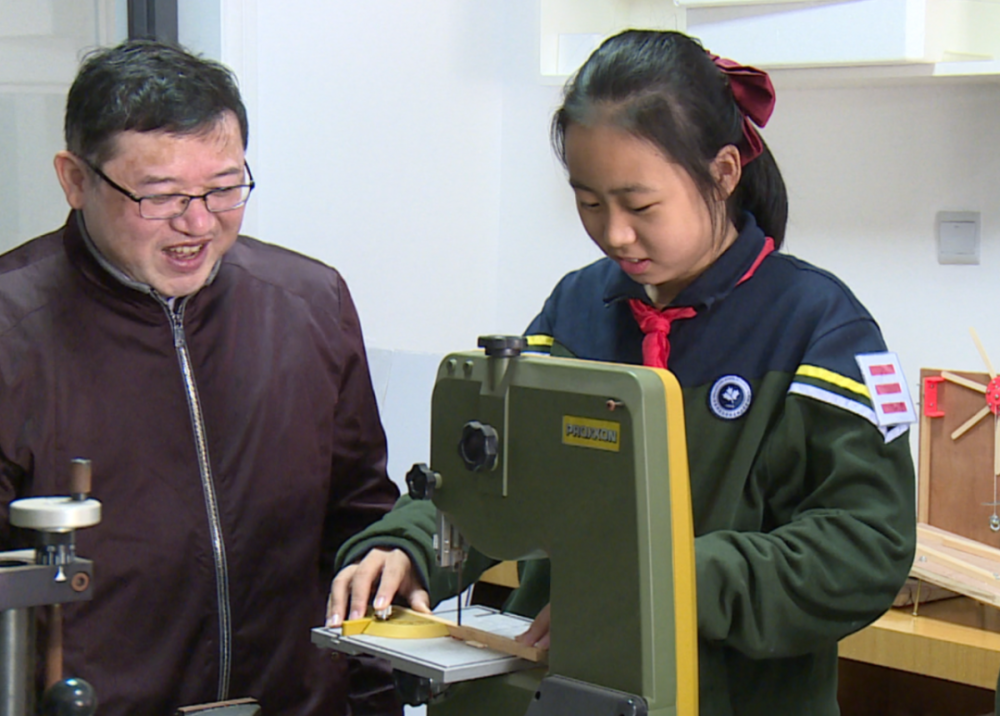 华师大附属枫泾中学科技教育总辅导员 孙川飞