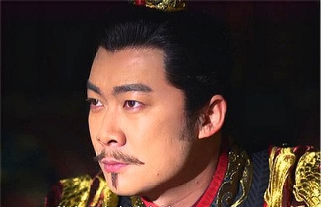 芈月传芈槐是个胸无大志资质平庸的君王素来好色而且毫无底线原则